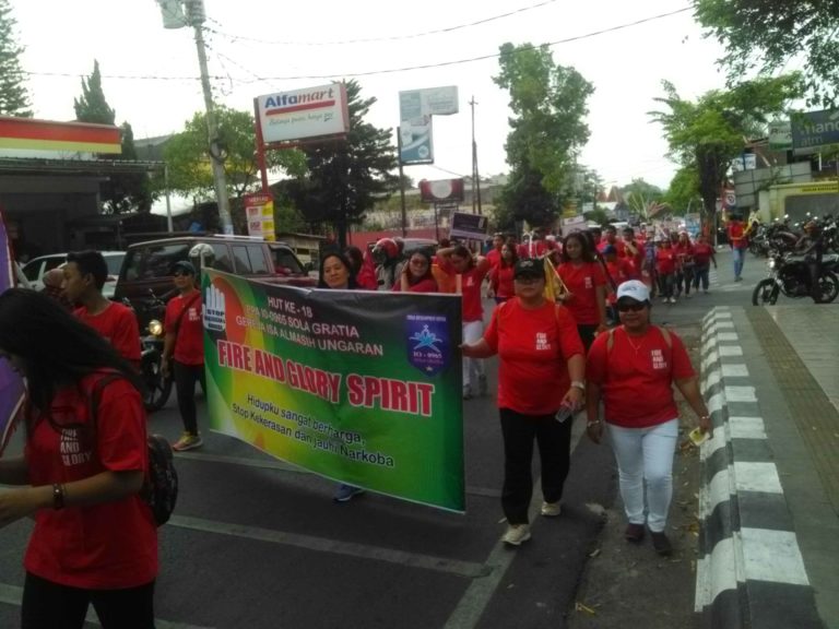 Pawai Perlindungan Anak Meriahkan HUT ke-18 PPA Sola Gratia