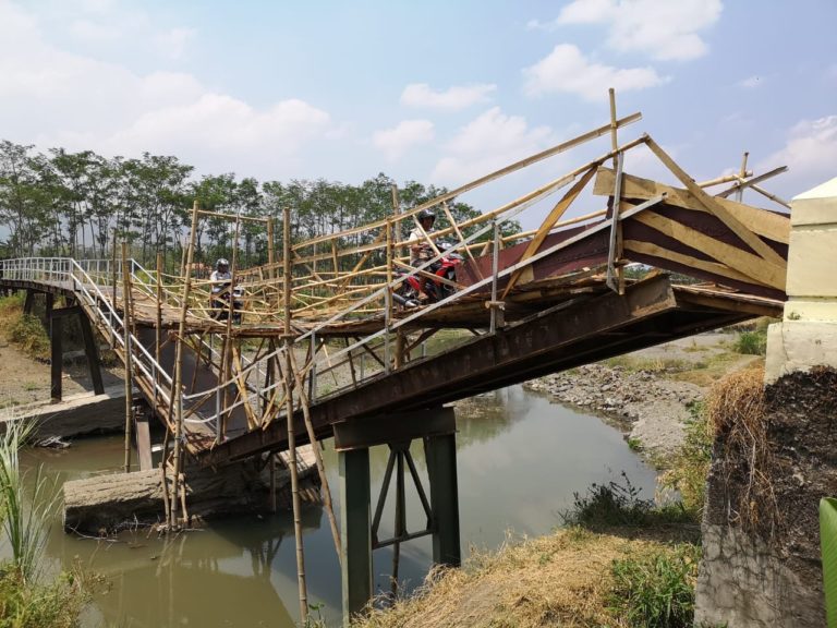 Begini Penampakan Jembatan Wanasari yang Nyaris Ambruk