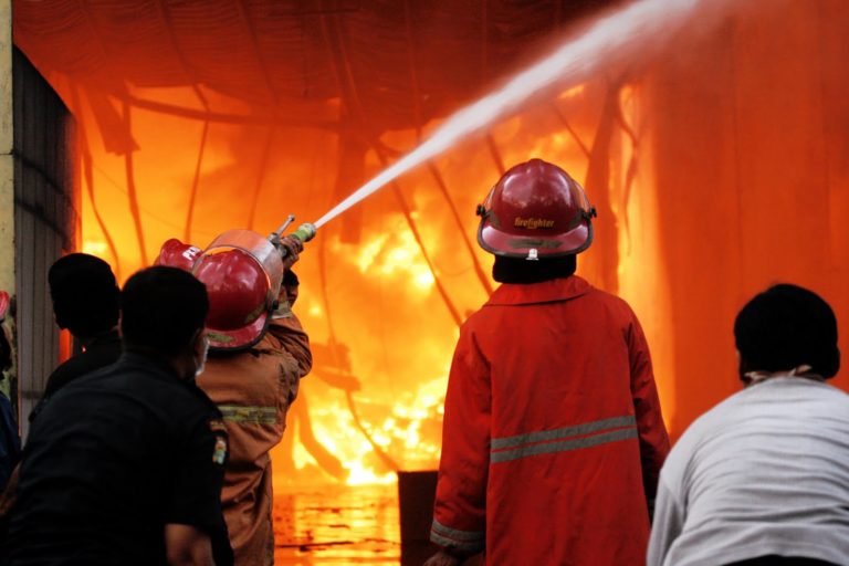 Pabrik Briket Nyatnyono Terbakar, Rp 500 Juta Ludes