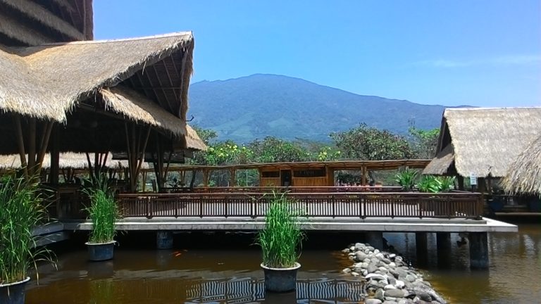 Sajian Gurami Bumbu Cobek Khas Mang Engking Ungaran