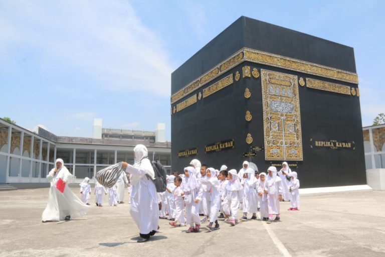 PAUD IT Cahaya Ummat Manasik Haji di Fatimah Az Zahra