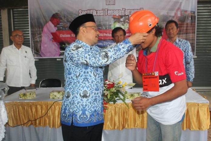 sertifikasi tukang
