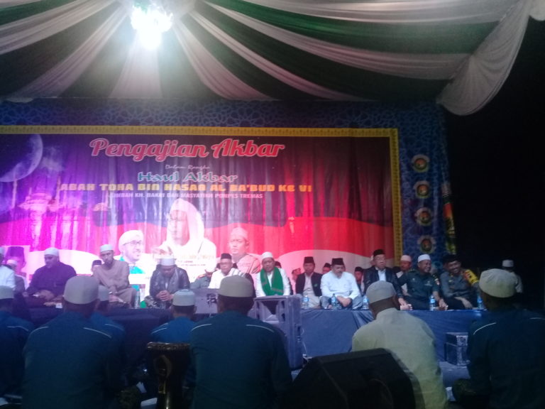 Ribuan Jamaah Gemuruh Bersholawat Bersama di Haul Abah Toha Al Ba’bud