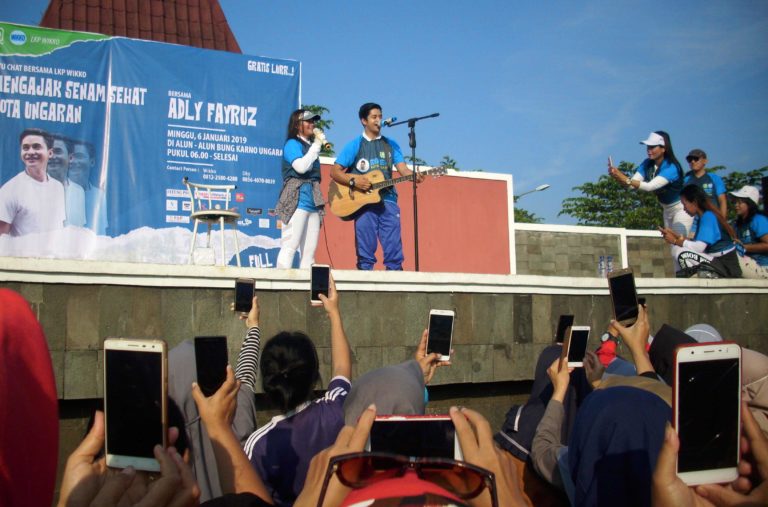 Nyanyikan Lagu ‘Sempurna’, Adly Fayruz Semangati Peserta Senam