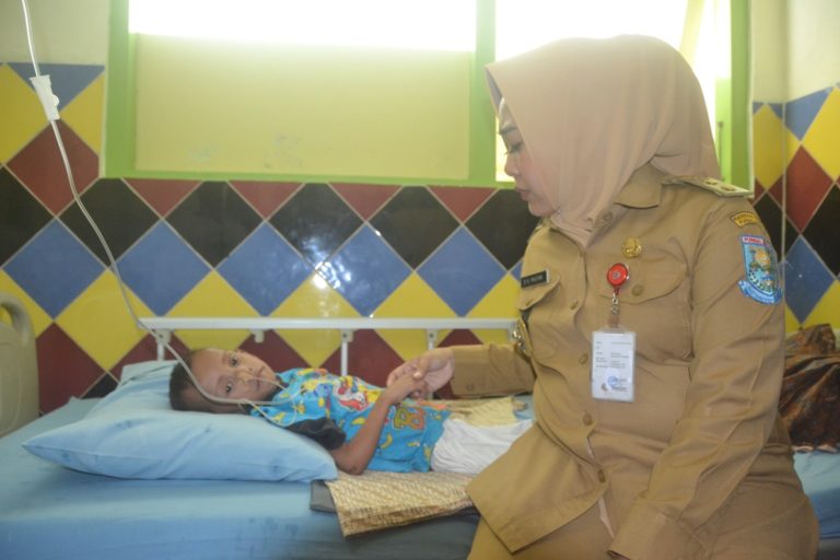 Dijenguk Plt Bupati Tiwi, Berat Badan Afri Naik