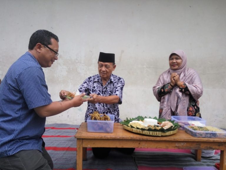 Doa Bersama Dimulainya Pemugaran Gedung Serba Guna SMPN 1 Ungaran