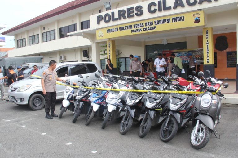 Komplotan Curanmor Bersenpi Dibekuk Usai Curi Mobil