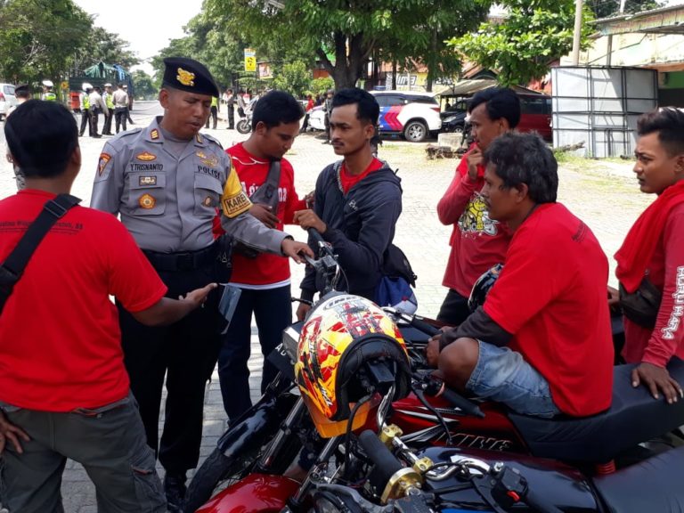 Tujuh Motor Knalpot Brong Pendukung Capres 01 Diamankan Tujuh Motor Knalpot Brong Pendukung Capres 01 Diamankan