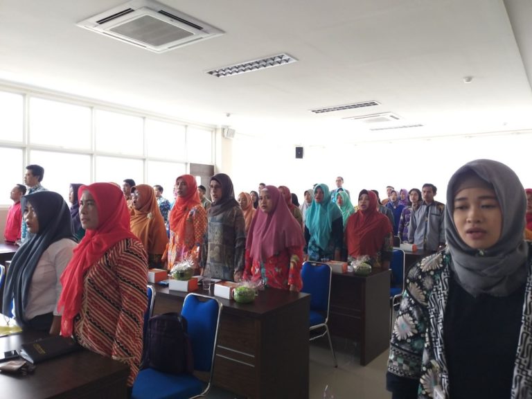 Bidan Desa Harus Aktif Edukasi Warga Ikut Program JKN-KIS