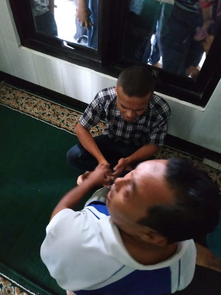 Ditangkap Warga, Pencuri Kotak Amal Ini Menangis Minta Perlindungan Polisi