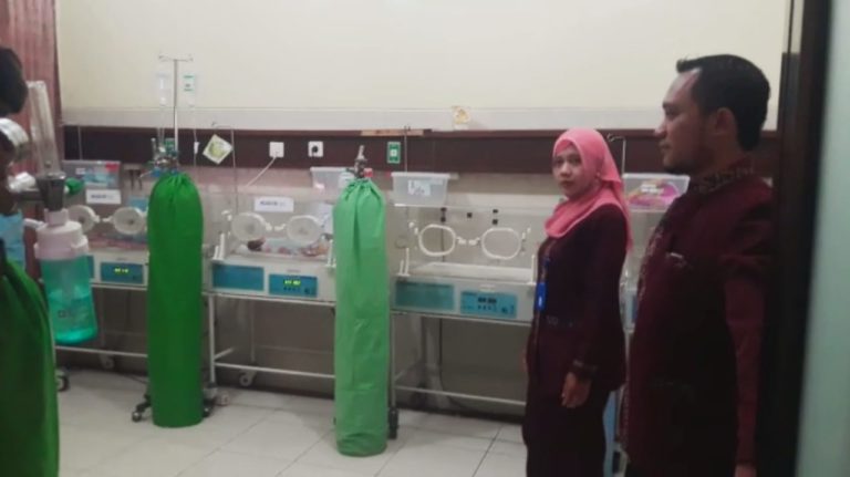 Firasat Aneh Orangtua Bayi Berkepala Dua Sebelum Melahirkan