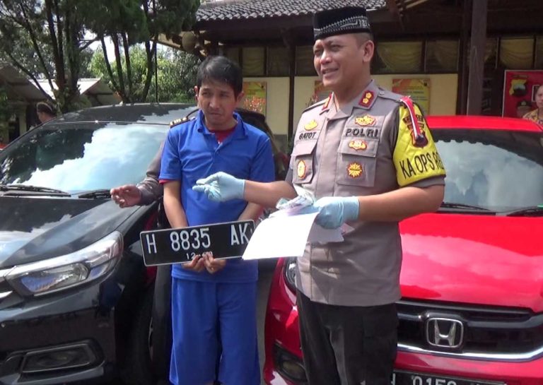 Gelapkan Dua Mobil Rental, Dibekuk di Tol Cipali