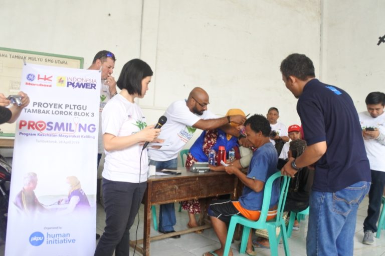 Warga Tambaklorok Semarang Senang Dapat Pengobatan Gratis