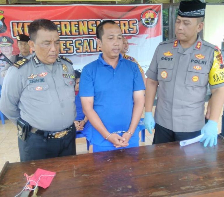 Ancam Tetangga Menggunakan Golok, Pak RT Ditahan