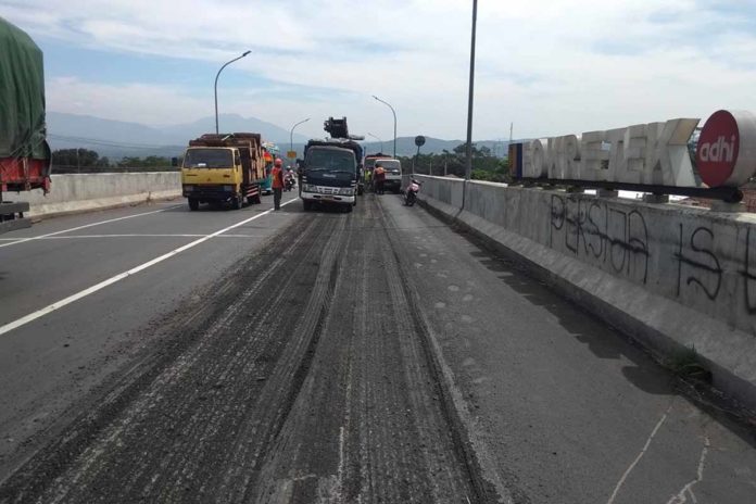 keruk jalan