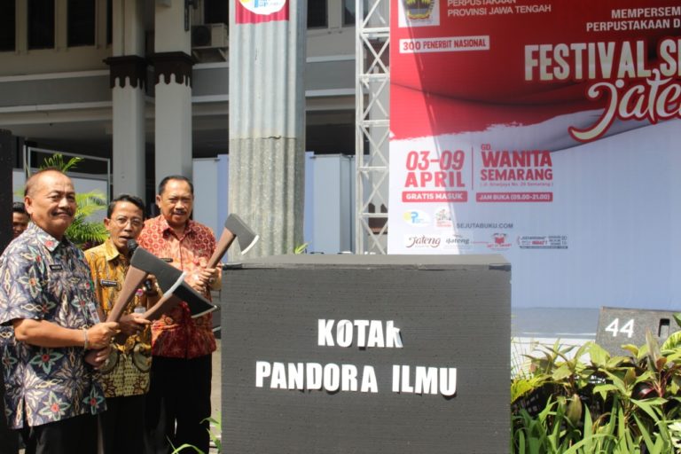 Perpustakaan Digital iJateng Makin Diminati, Akan Lengkapi 10.000 Buku Perpustakaan Digital iJateng Makin Diminati, Akan Lengkapi 10.000 Buku