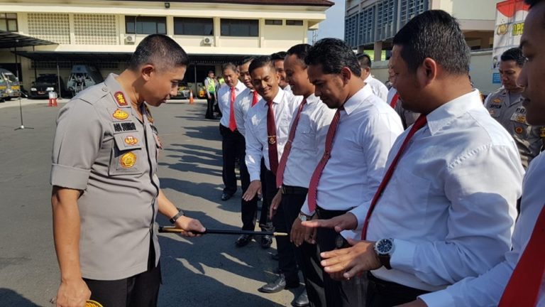Cek Kedisiplinan Anggota, Kapolres Periksa Sikap dan Tampang