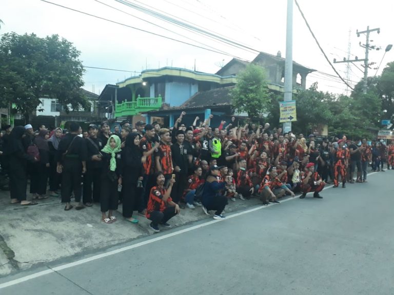 Anggota PP dan PSHT Berkerumun Dikira Mau Tawuran, Ternyata…