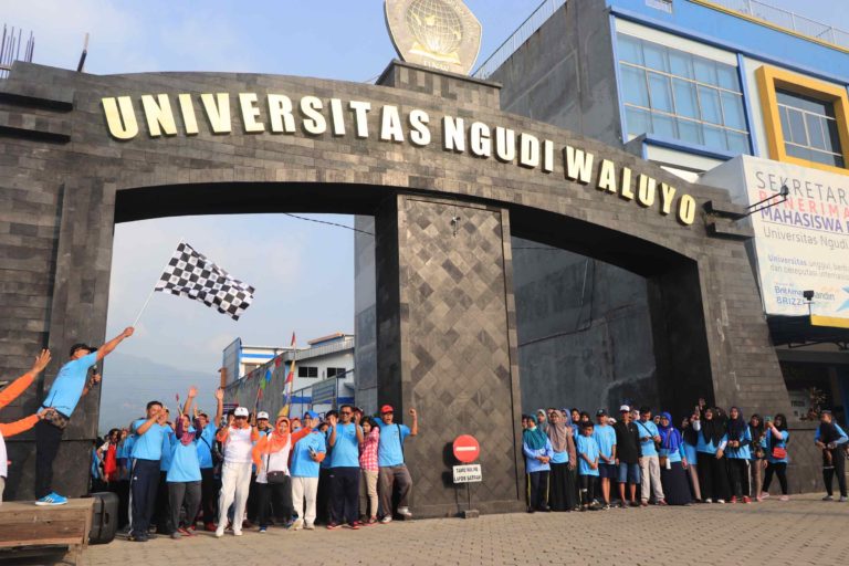 Jalan Sehat Dies Natalis ke-25 UNW, Rektor: Kita Budayakan Hidup Sehat