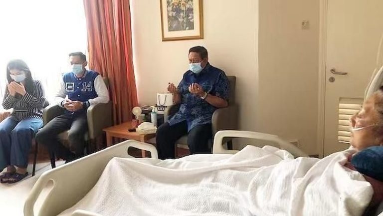 MUI Doakan Almarhumah Ani Yudhoyono, Dimakamkan Besok di Kalibata