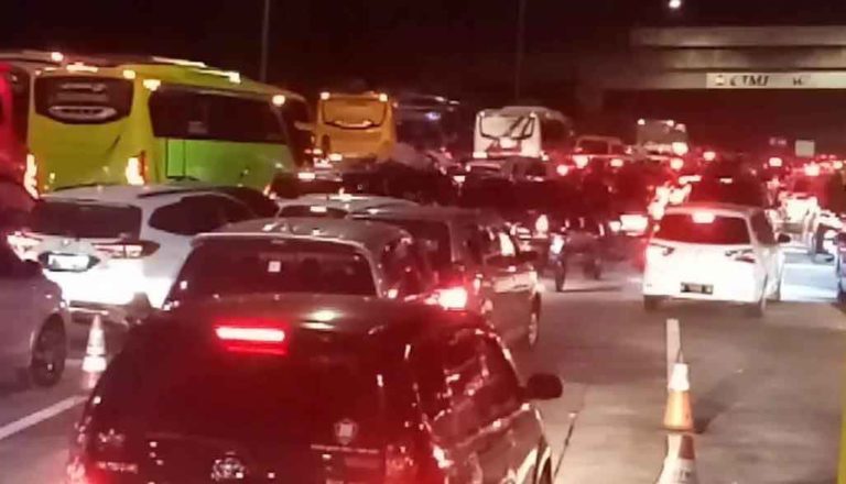 Hari Ini Diprediksi Pucak Arus Balik, Menhub Imbau Pemudik Berangkat Besok
