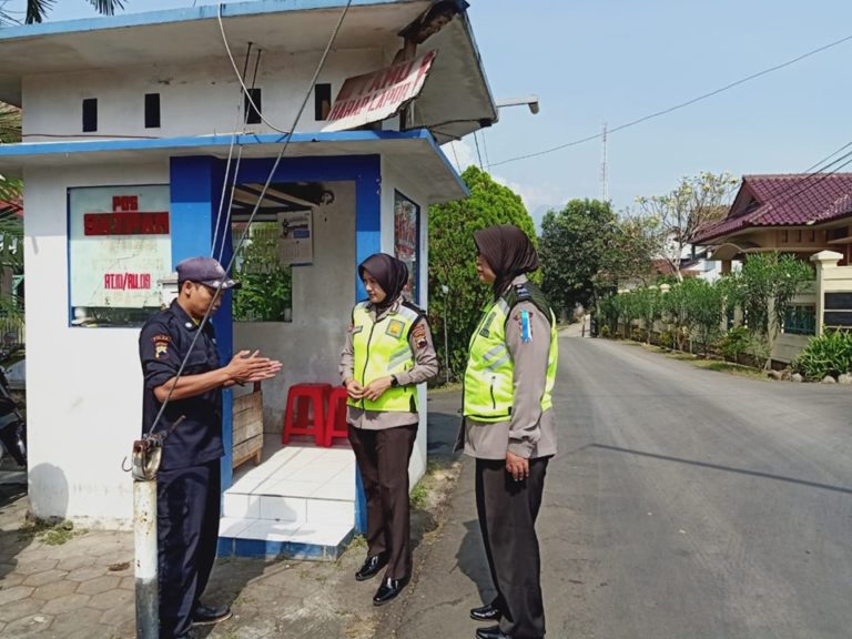 Antisipasi Kerawanan Rumah Kosong, Polwan Patroli Perumahan