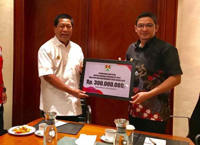 Donasi Bencana Palu Rp 300 Juta Diserahkan Sigit kepada Pasha Ungu
