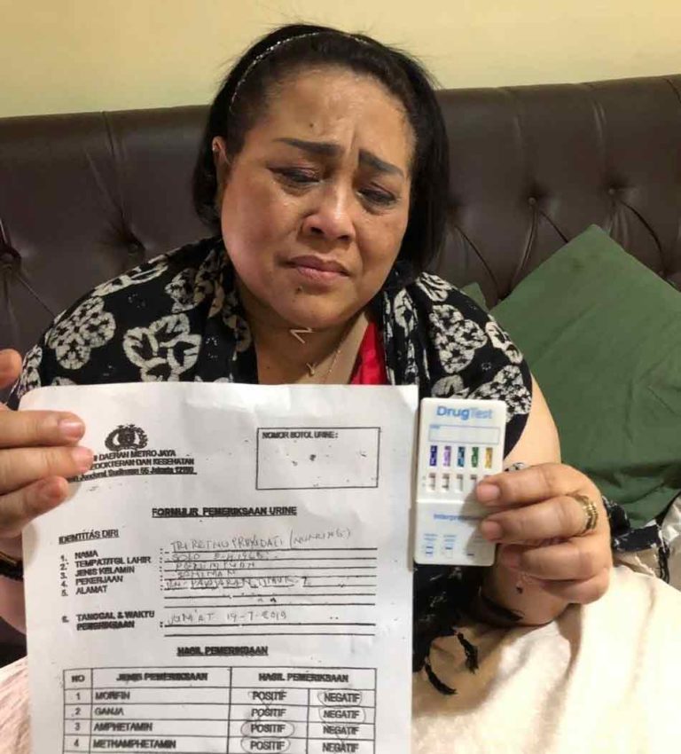 Digerebek Polisi di Rumahnya, Nunung dan Suami Positif Konsumsi Sabu