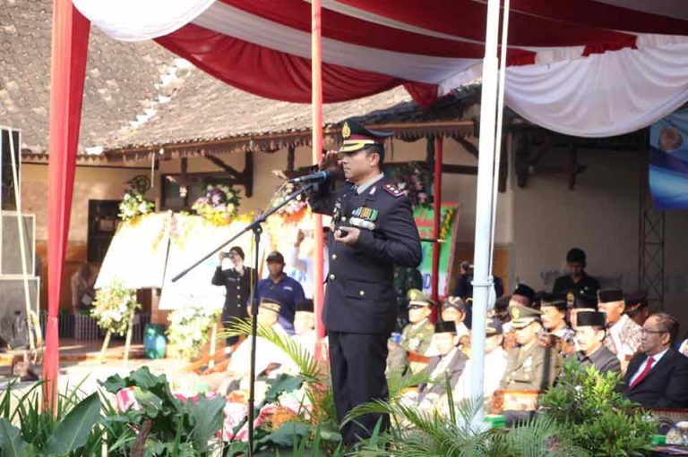 Pimpin Upacara HUT Bhayangkara, Kapolres Ajak Masyarakat Jaga Kamtibmas Pimpin Upacara HUT Bhayangkara, Kapolres Ajak Masyarakat Jaga Kamtibmas