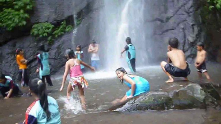 Tradisi Mot Banyu Menjaga Kelestarian Wisata Air Terjun Semirang