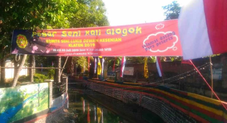 Pasar Seni Kali Glogok Padukan Keindahan Seni Lukis dan Alam Sungai