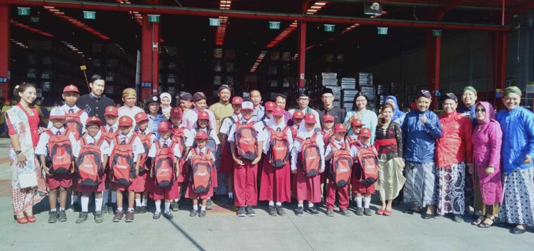Merdeka Menggapai Cita-cita, CCAI Bantu Pendidikan Siswa dan Mahasiswa