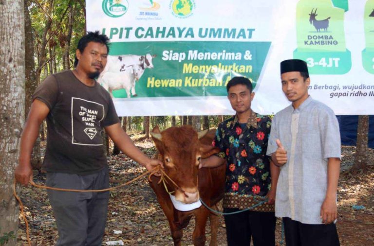 Gelar Kurban di LPIT Cahaya Ummat,  Yayasan Nur Hidayah Ajak Tingkatkan Nilai Sosial
