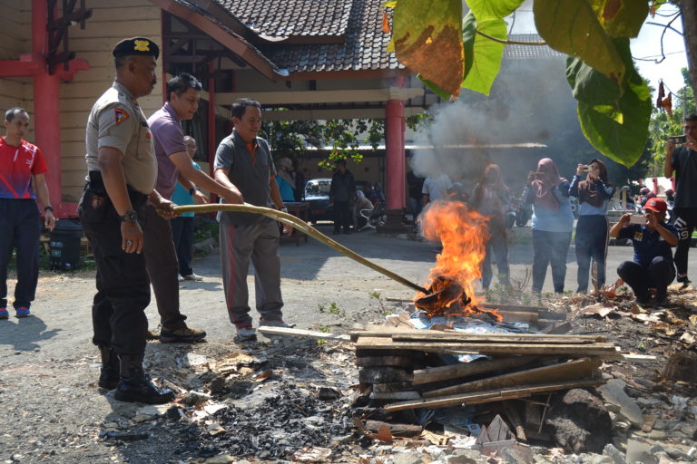 Hindari Penyalahgunaan Identitas Warga, 10.857 e-KTP Dimusnahkan