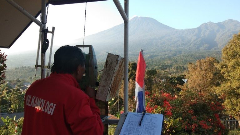 Aktivitas Gunung Slamet Masih Fluktuatif, Tercatat 298 Kali Gempa Hembusan