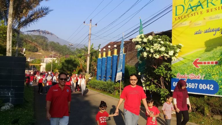 Meriah Jalan Sehat Bersama Warga The Daarra Sidosari Town House Ungaran