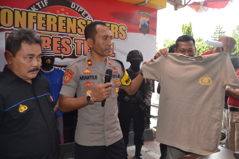 Jambret Berkaos Tribrata Polri Dibekuk Usai ‘Kerjai’ Ibu-ibu