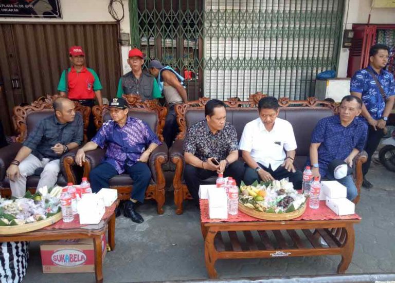 Buka Pesta Rakyat Pasar Bandarjo, Bupati Apresiasi Partisipasi Pedagang
