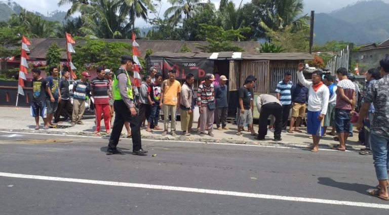 Diduga Lalai, Truk Boks Maut Tabrak Pejalan Kaki Ibu Bersama Anak Balita