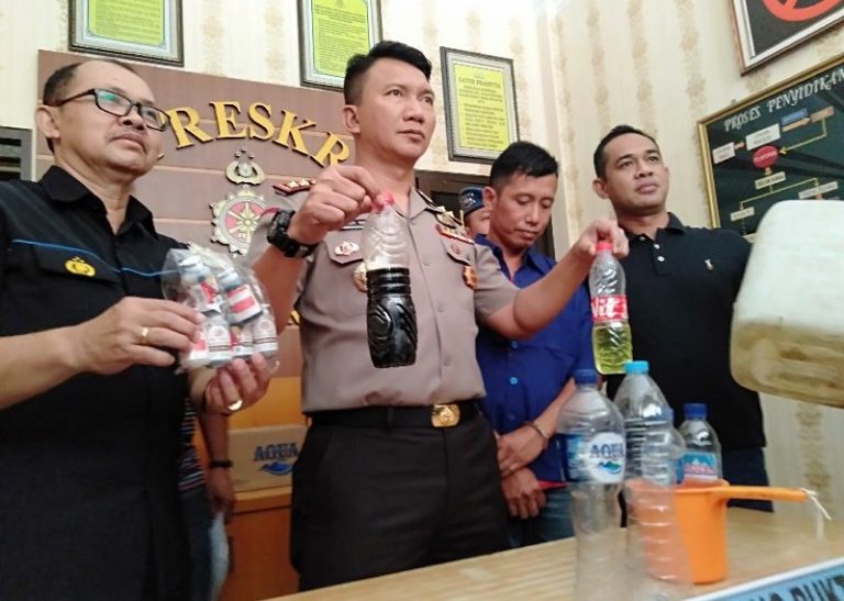Pesta Miras Oplosan 5 Tewas, Diracik dari Alkohol 96 Persen dan Jamu Pahitan