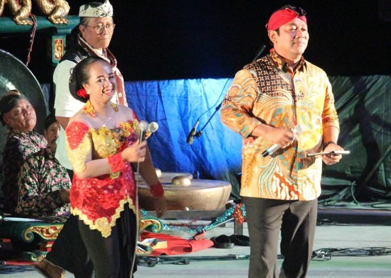 Lagu Sewu Kuto Wali Kota Hendi Disambut Joget Ratusan Penonton di Plaza Kandri