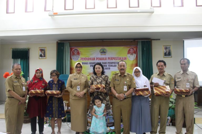 Dinas Kearsipan dan Perpustakaan Jateng Beri Award Pemustaka Terbanyak Kunjungan