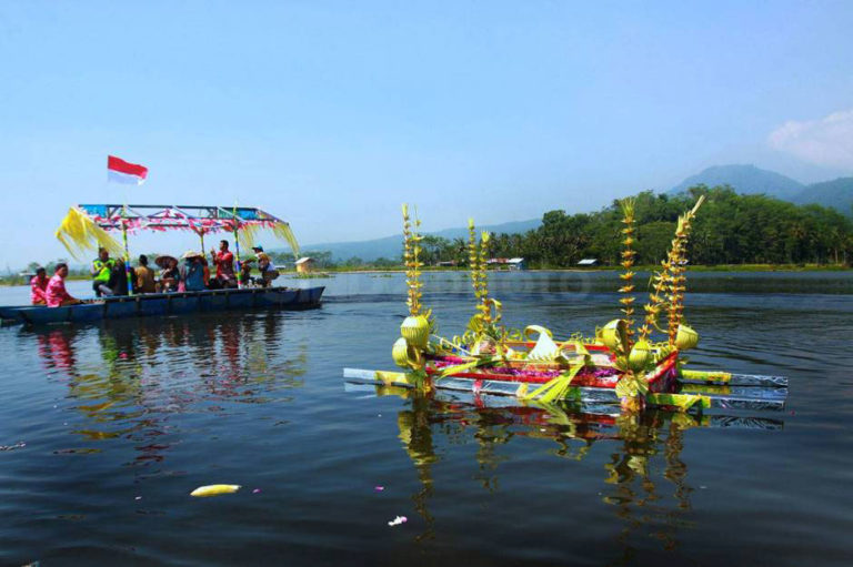 Sedekah Rawa Pening Wujud Ungkapan Syukur dan Pelestarian Alam