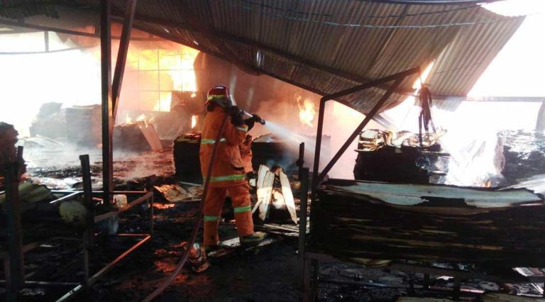 Diduga Akibat Oli Tumpah, Oven Kayu di Tengaran Ludes Terbakar