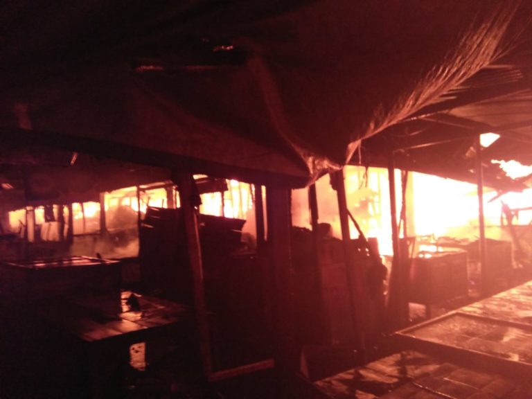 Pasar Mungkid Terbakar,  90 Pedagang Los Kehilangan Tempat Jualan