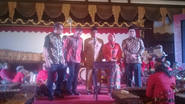 Desa di Jateng akan Diterangi 60 Ribu PJU Tenaga Surya
