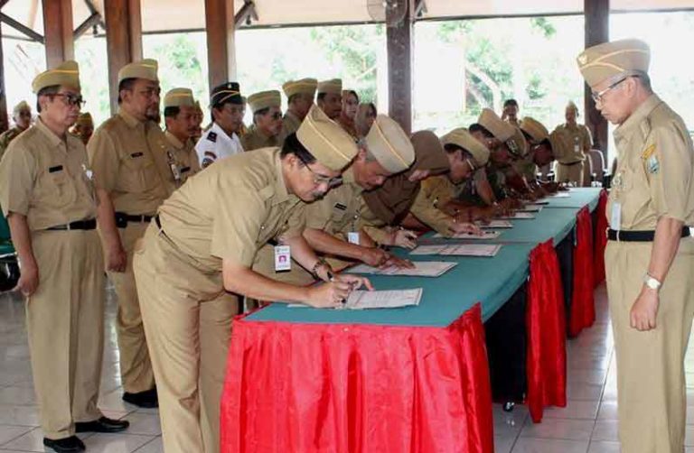 46 Kepala SKPD Ikrarkan Pakta Integritas Cegah dan Berantas KKN