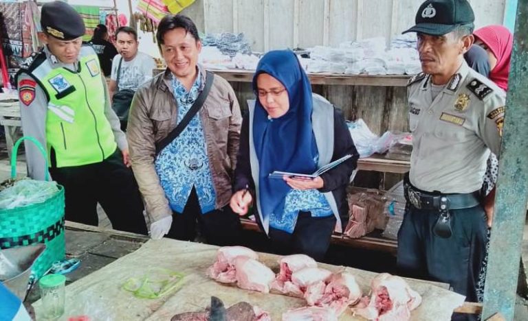 Polsek Bringin Bersama Dinas Terkait Operasi Daging tak Layak Konsumsi