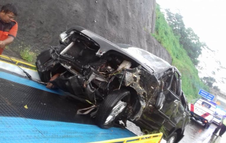 Terios Tergelincir Keluar Jalur Tol Bawen, Bocah 5 Tahun Jadi Korban