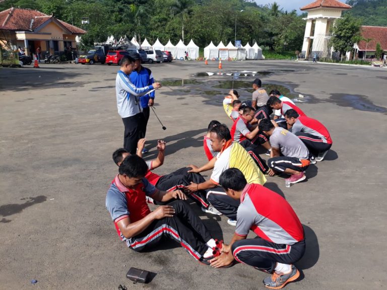 Jaga Kondisi Fisik Prima, Personil Polres Semarang Ikuti Tes Kesamaptaan